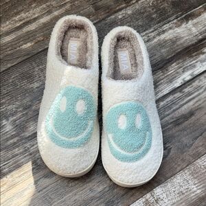 MIA Womens Soft Cream and Light Blue Smiley Slippers